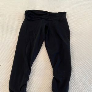 Lululemon cropped black leggings size 4